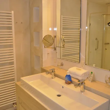 Strandberg's Designhotel Viktoria מלון 4*